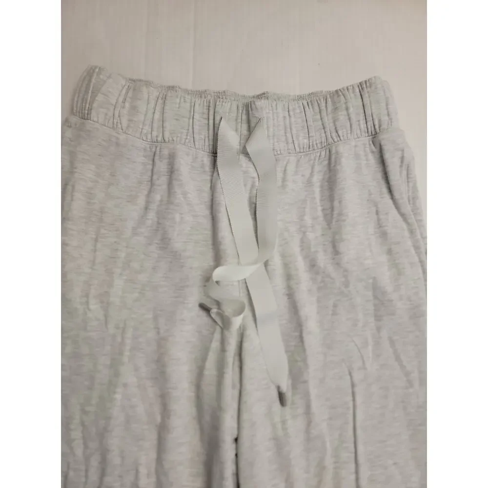 Lululemon Pants SZ 8 Seek Stillness Mid Rise Crop Heather Core Ultra Light Grey